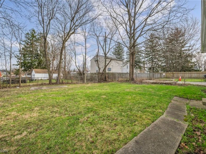 16215 Miles Avenue, Cleveland, OH 44128 Photo 36