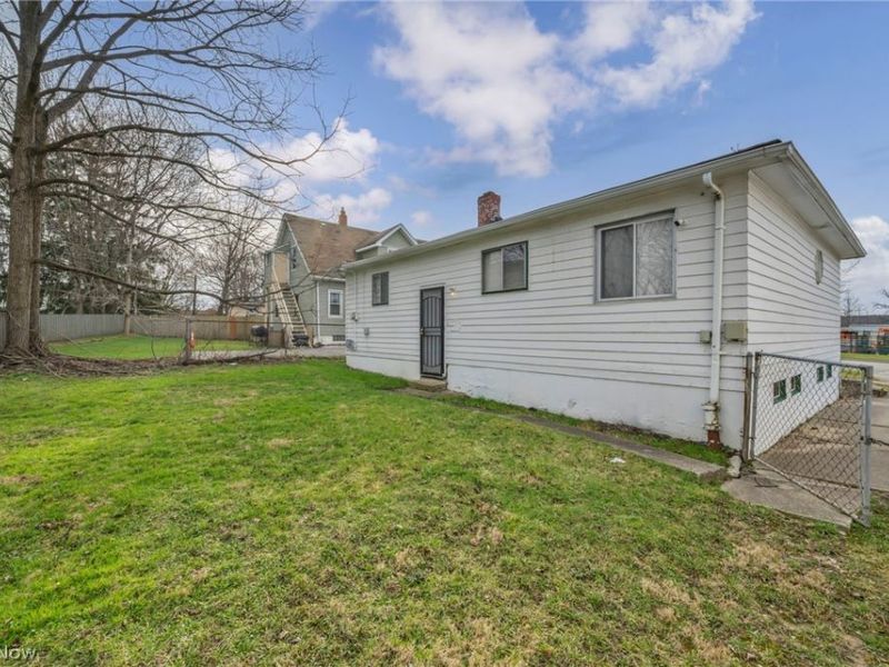 16215 Miles Avenue, Cleveland, OH 44128 Photo 37