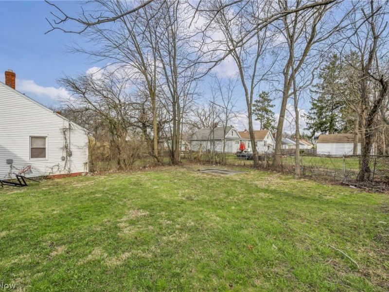 16215 Miles Avenue, Cleveland, OH 44128 Photo 40