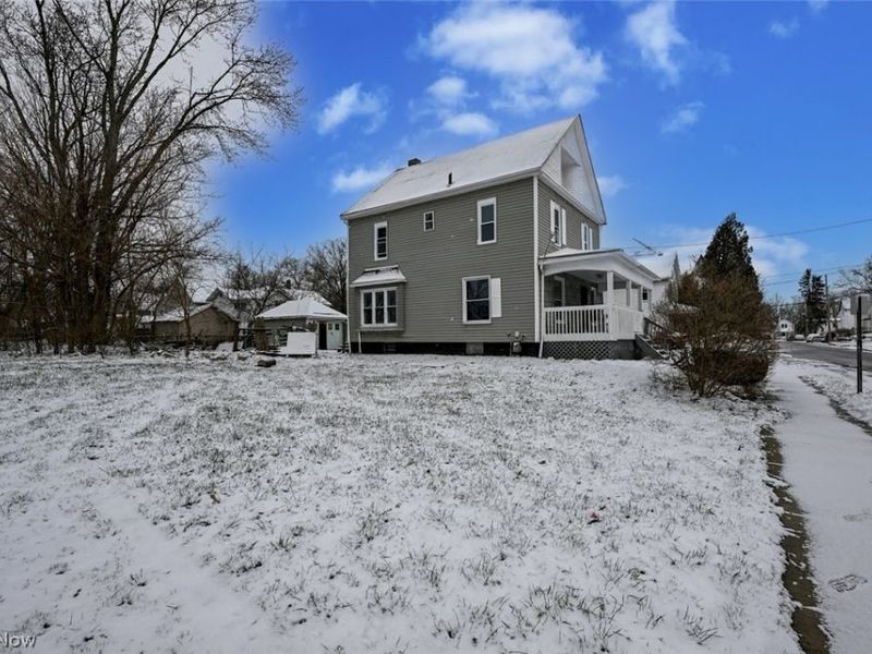 1060 Yale Street, Akron, OH 44301 Photo 4