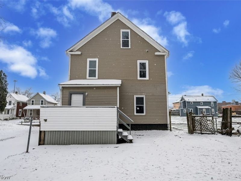 1060 Yale Street, Akron, OH 44301 Photo 8