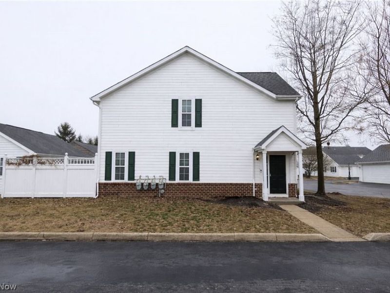 633 Lakeview Drive S, Grove City, OH 43123 Photo 1