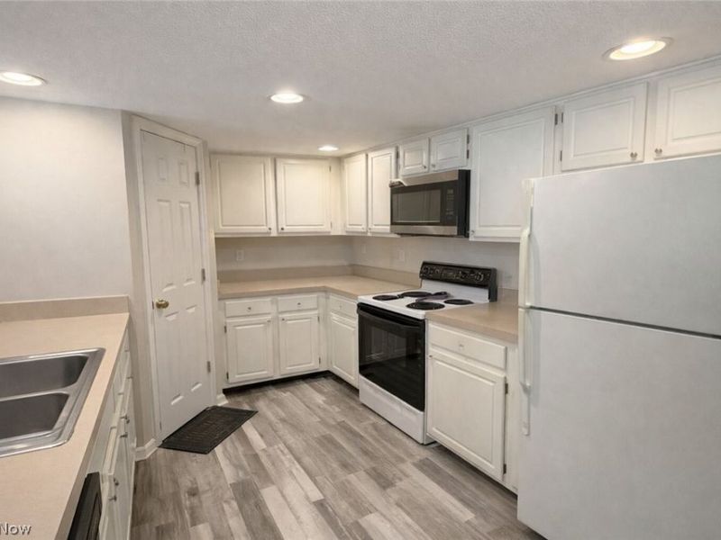 633 Lakeview Drive S, Grove City, OH 43123 Photo 8