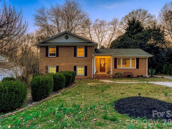 1315 Shady Bluff Drive , Charlotte, NC 28211