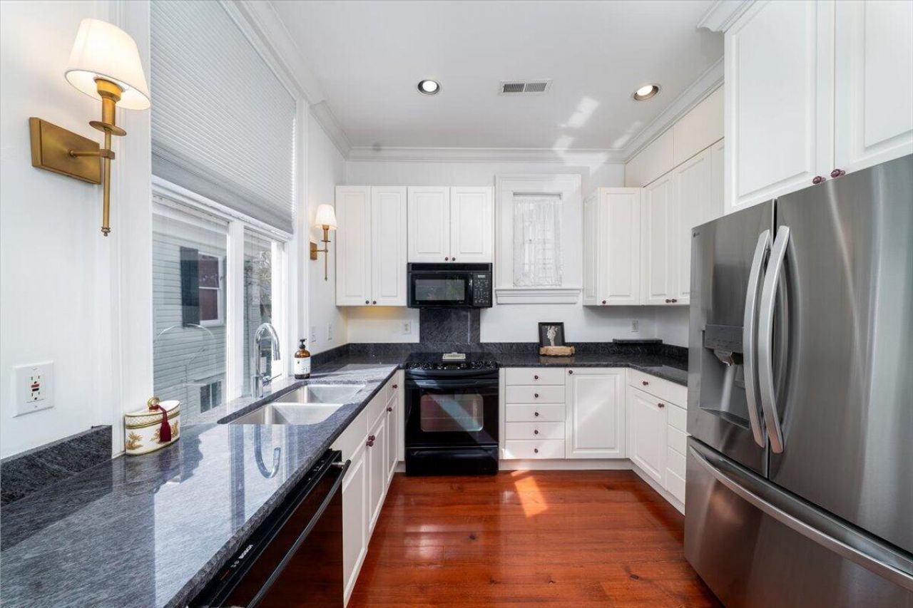 180 Broad Street Photo 10