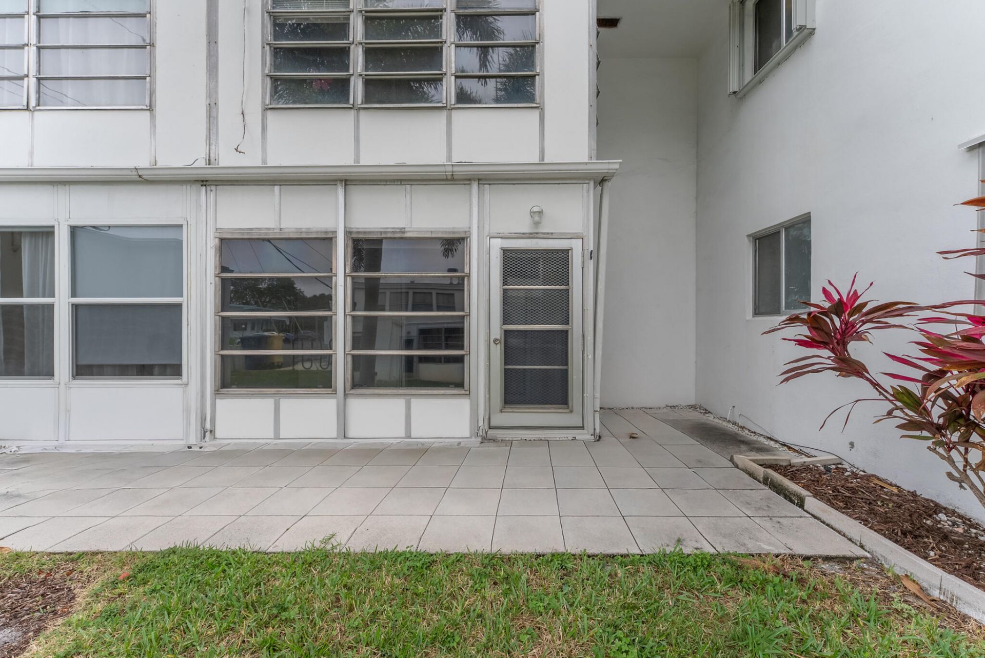 2020 Lake Osborne Drive, Lake Worth Beach, FL 33461 Photo