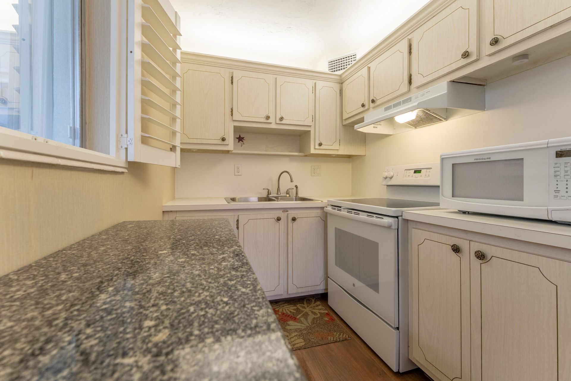 2020 Lake Osborne Drive, Lake Worth Beach, FL 33461 Photo