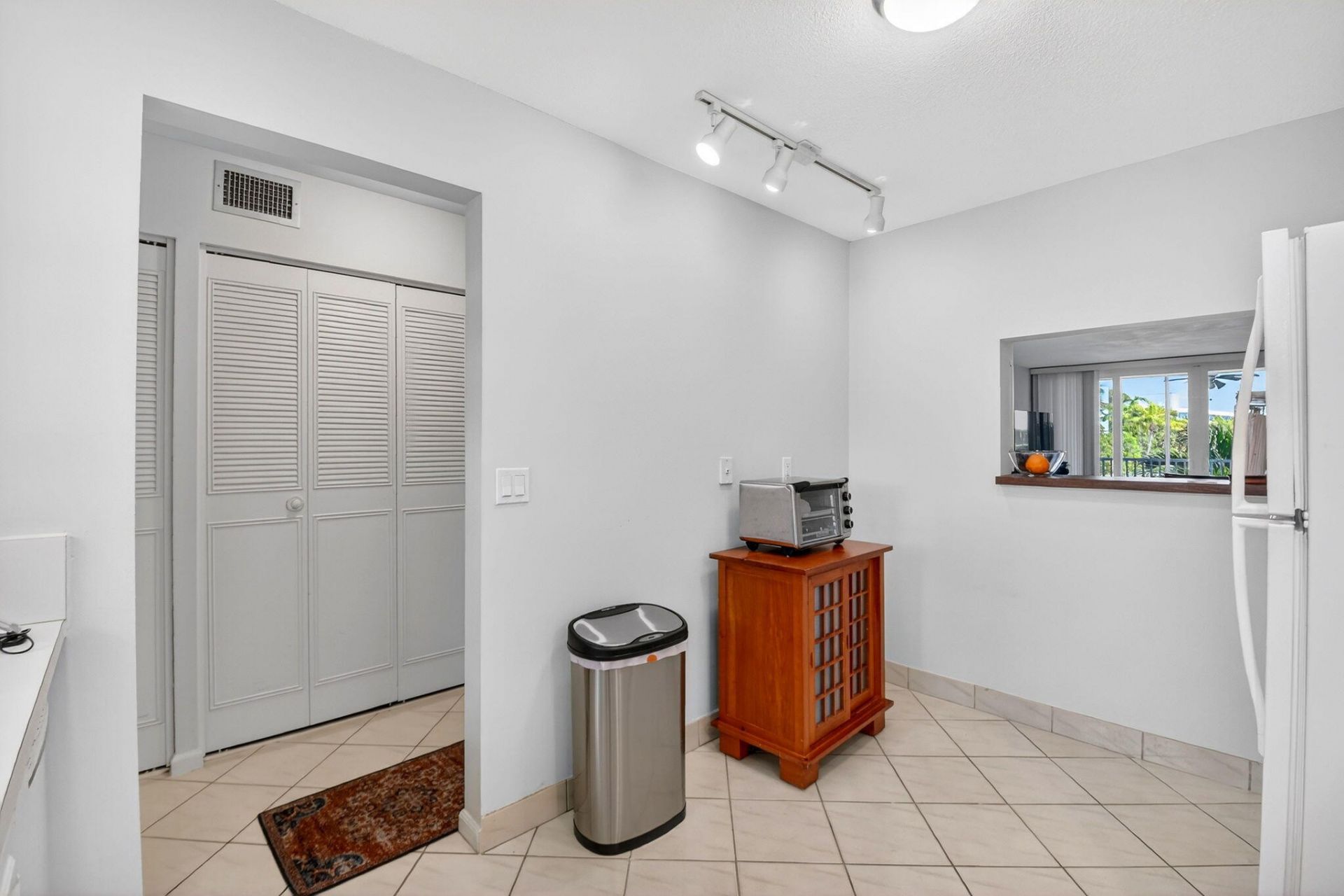 2010 S Federal Highway, Unit 202, Boynton Beach, FL 33435 Photo