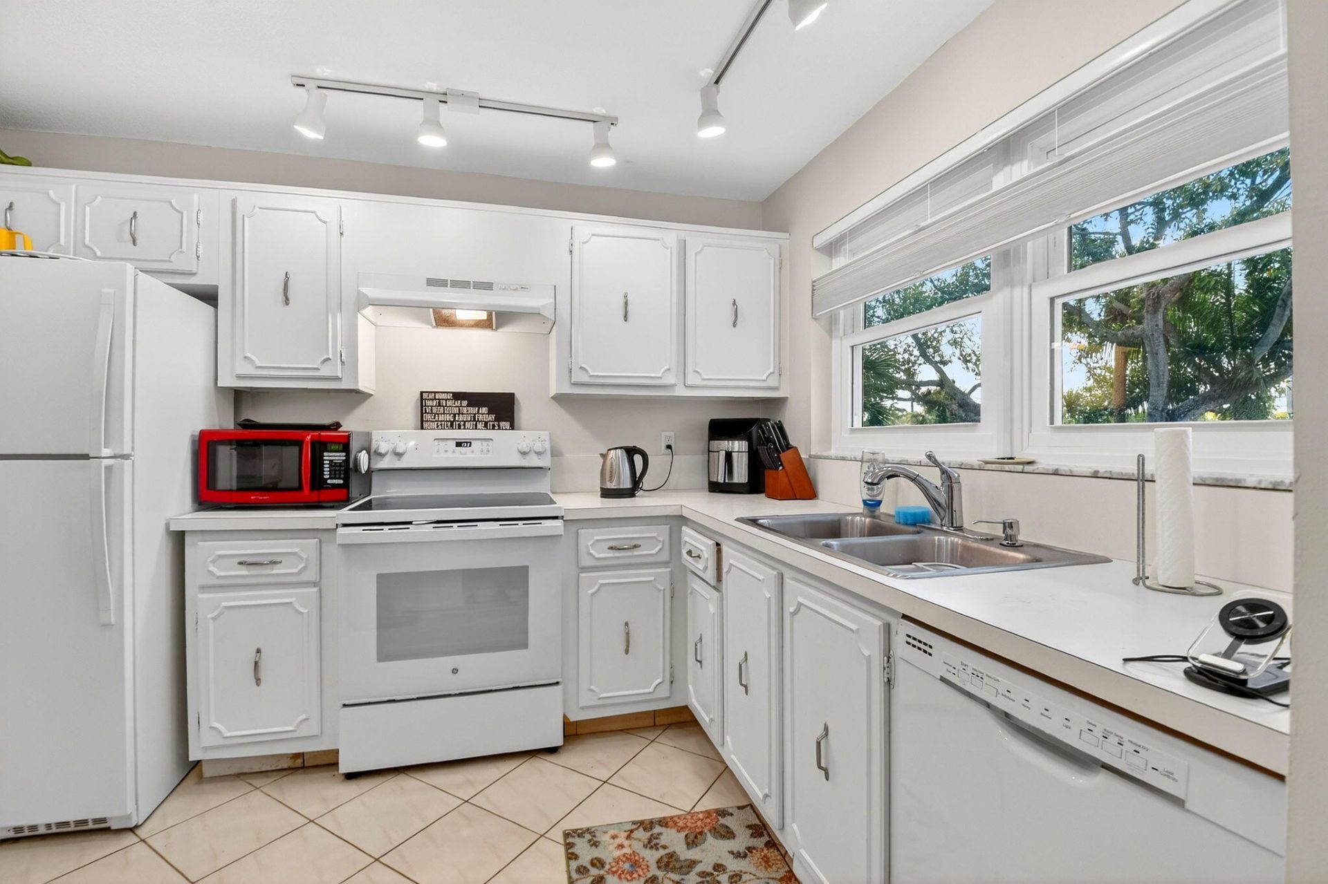 2010 S Federal Highway, Unit 202, Boynton Beach, FL 33435 Photo