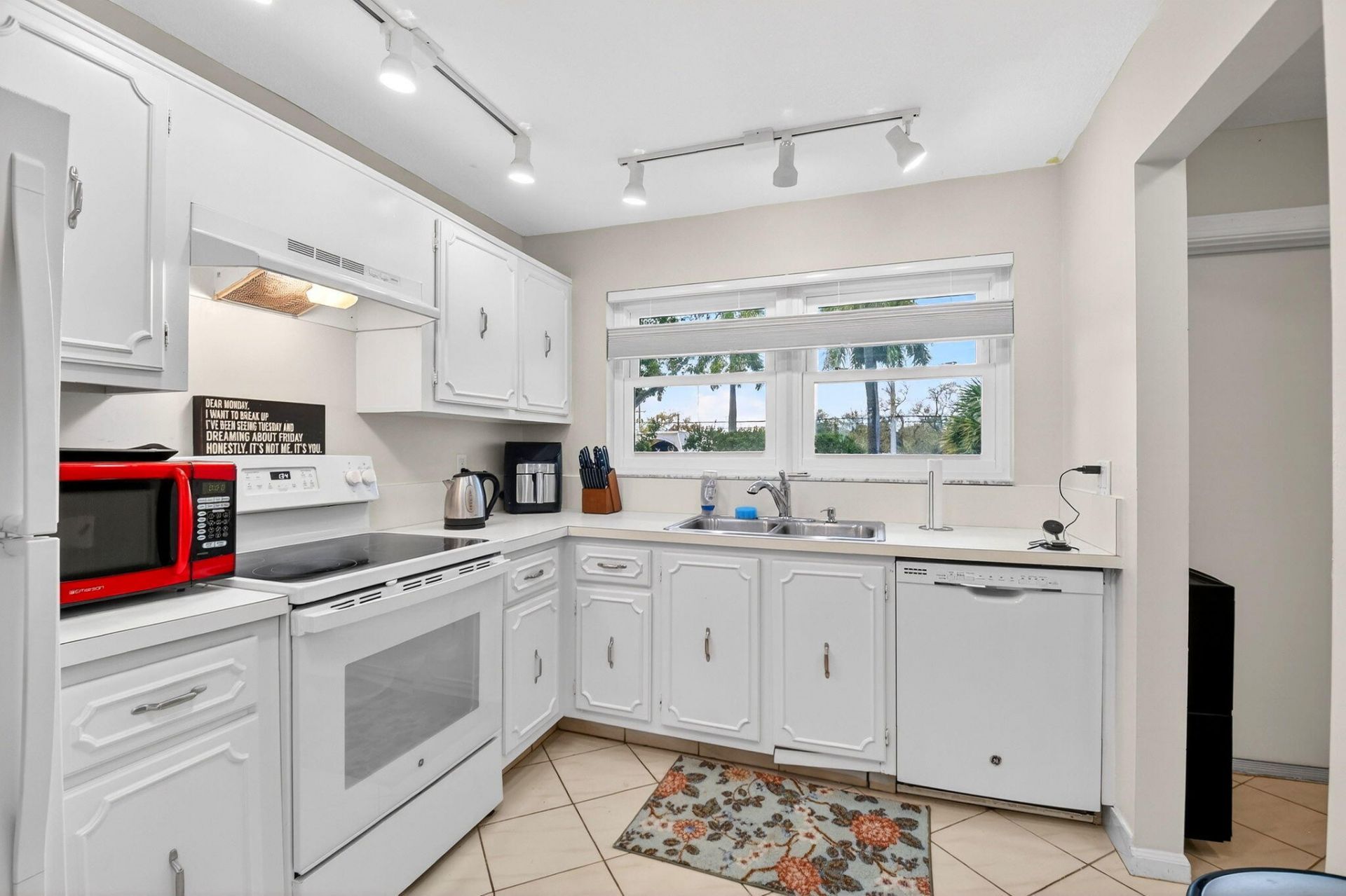 2010 S Federal Highway, Unit 202, Boynton Beach, FL 33435 Photo