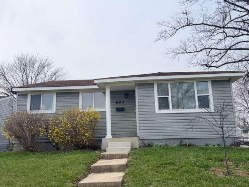 693 Maurine Drive, Columbus, OH 43228 Photo 1