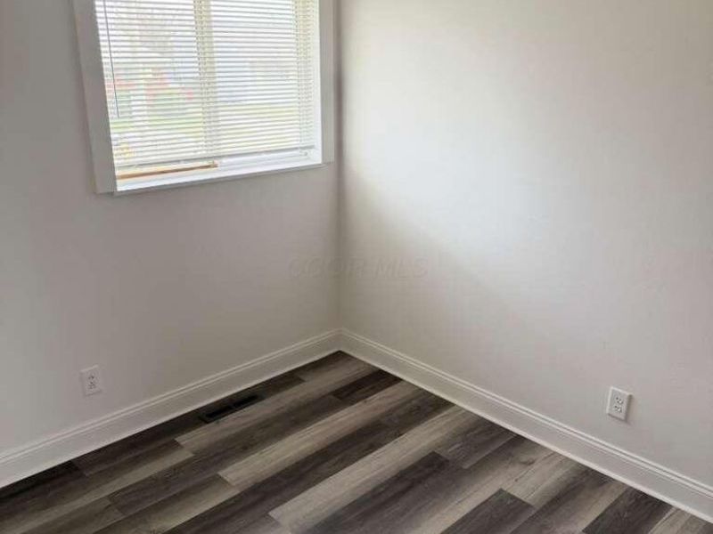 693 Maurine Drive, Columbus, OH 43228 Photo 10