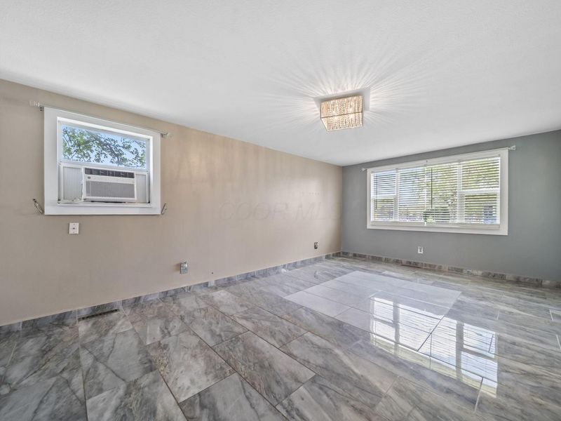 693 Maurine Drive, Columbus, OH 43228 Photo 12