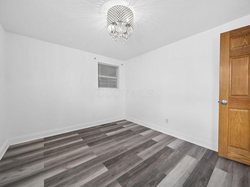 693 Maurine Drive, Columbus, OH 43228 Photo 18