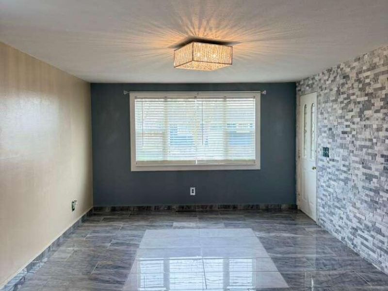 693 Maurine Drive, Columbus, OH 43228 Photo 3