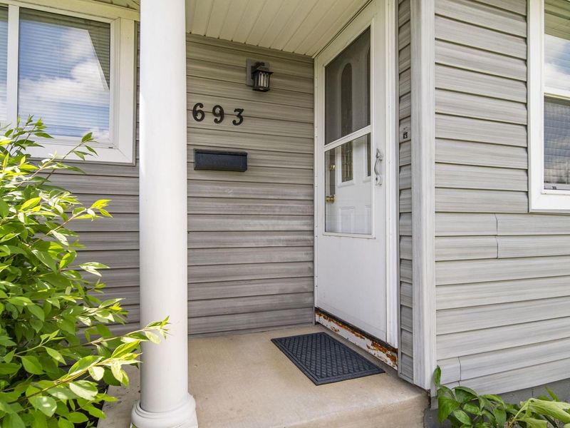 693 Maurine Drive, Columbus, OH 43228 Photo 4