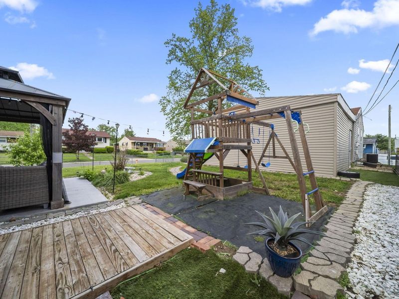693 Maurine Drive, Columbus, OH 43228 Photo 40