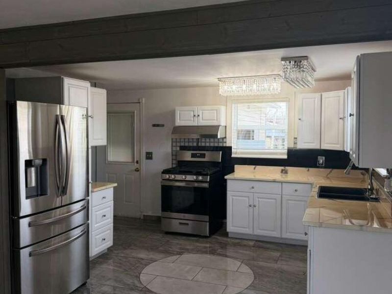 693 Maurine Drive, Columbus, OH 43228 Photo 5