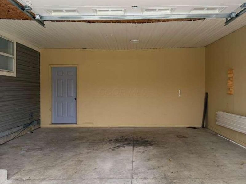 693 Maurine Drive, Columbus, OH 43228 Photo 6