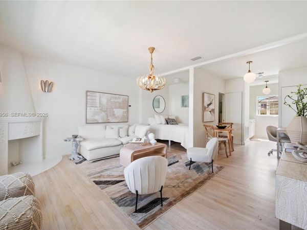 750 Espanola Way , Unit 4, Miami Beach, FL 33139