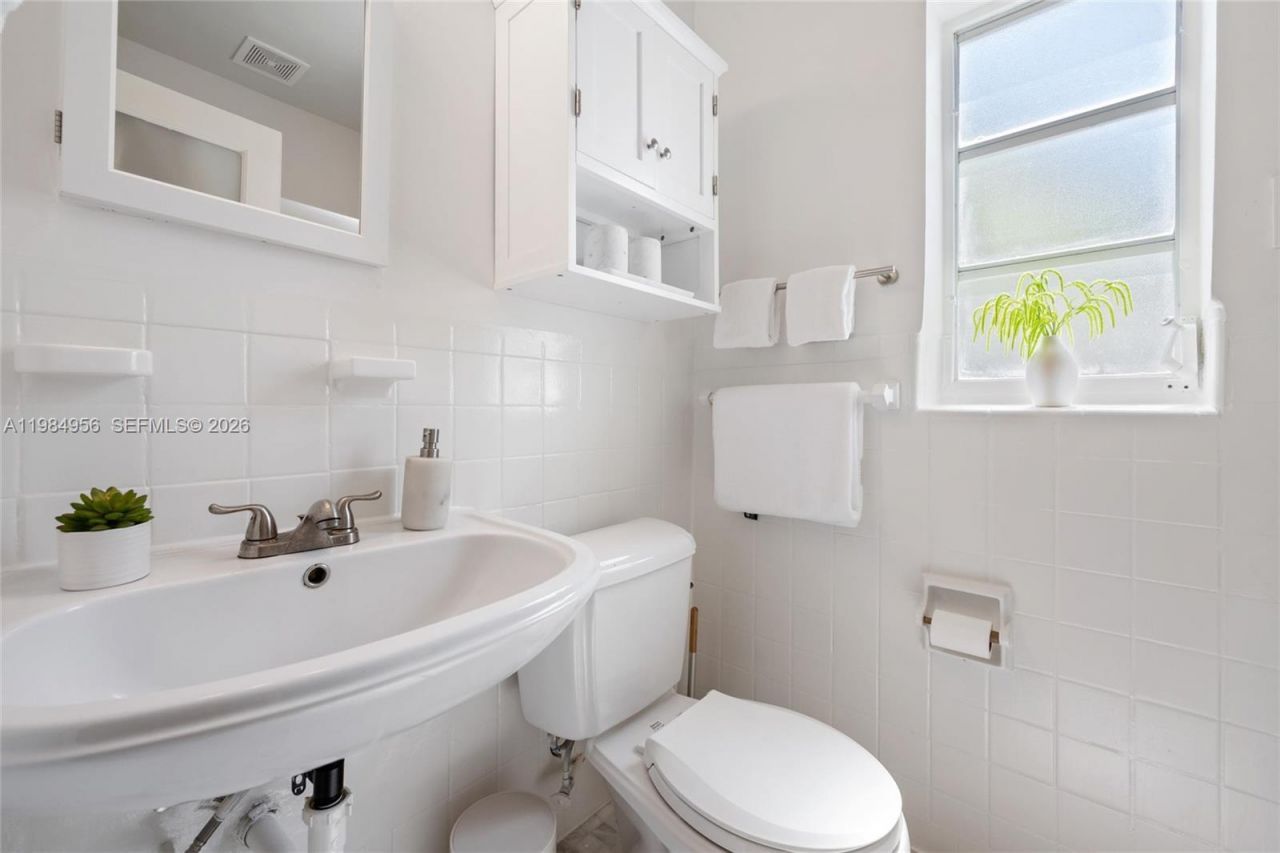 750 Espanola Way , Unit 4, Miami Beach, FL 33139 Photo