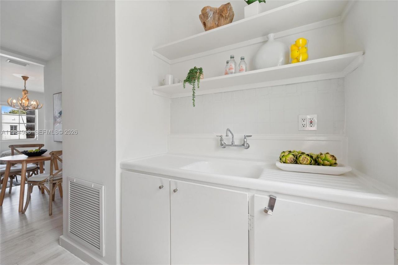 750 Espanola Way , Unit 4, Miami Beach, FL 33139 Photo