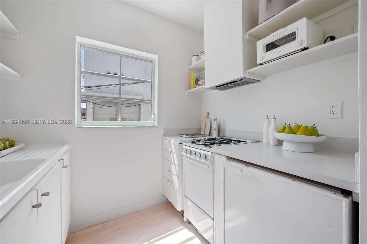 750 Espanola Way , Unit 4, Miami Beach, FL 33139 Photo