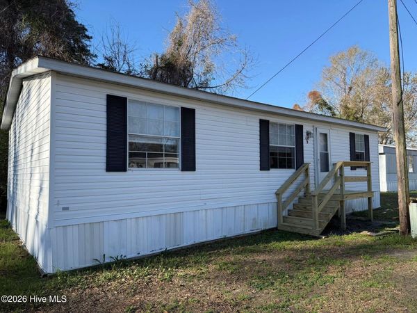113 Barbour Road, Unit 5, Hubert, NC 28539