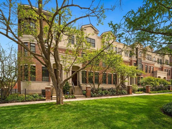 865 Laurel Avenue, Highland Park, IL 60035