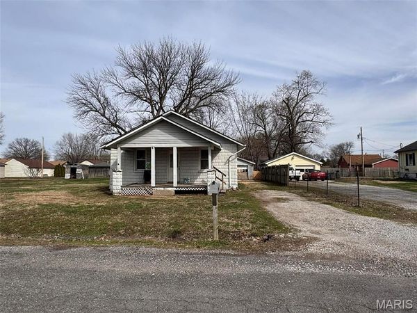 128 Big 4 Place , Granite City, IL 62040