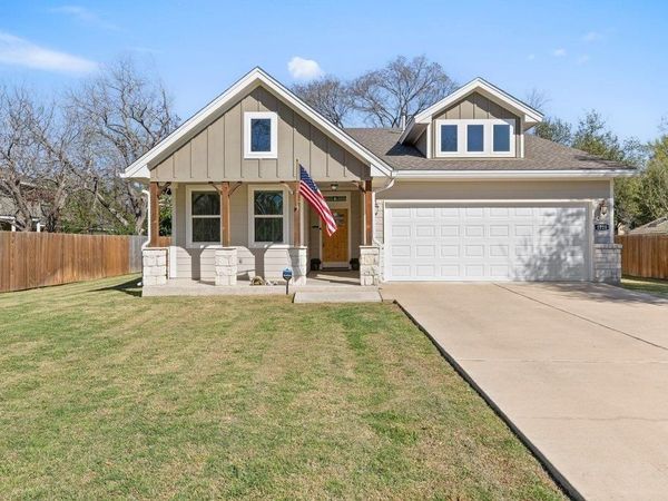 1720 Prather ST, Taylor, TX 76574