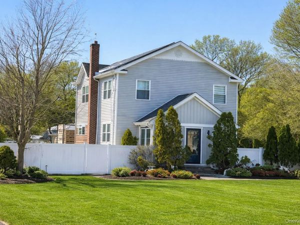 1196 Coates Avenue , Holbrook, NY 11741