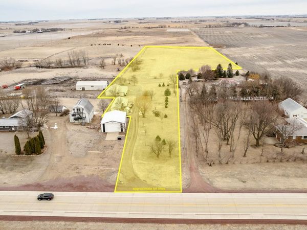 1818 HWY 9 , Spirit Lake, IA 51360
