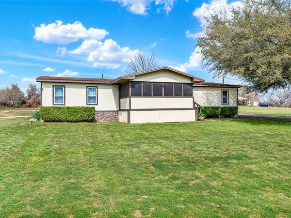 129 Hunter Ridge Lane, Springtown, TX 76082