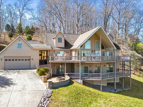 223 Holly Lane, LaFollette, TN 37766