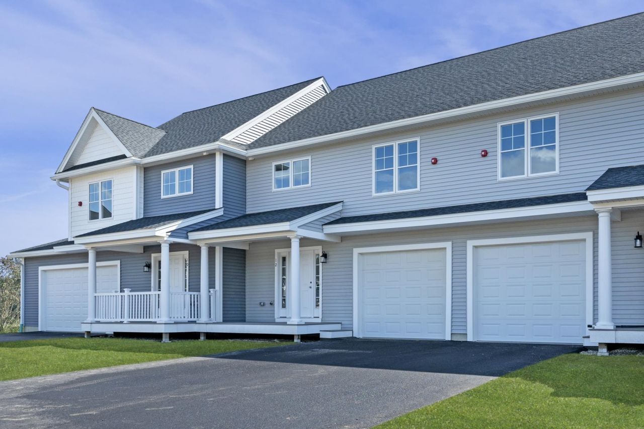 41 Crestview Way, Raymond, NH 03077 Main Photo