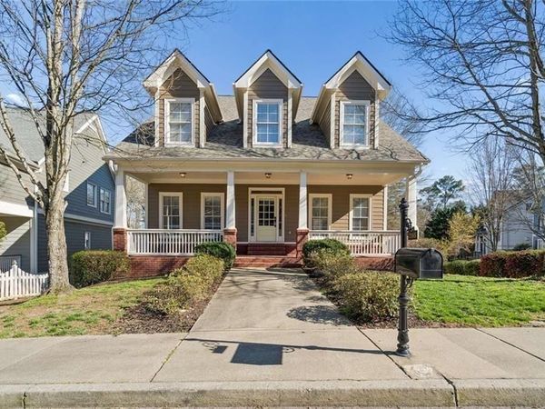 2165 Parkview Run, Atlanta, GA 30318