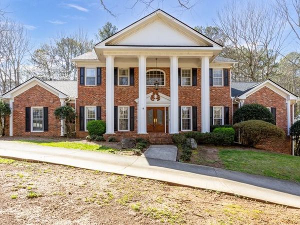 180 Churchill Drive , Atlanta, GA 30350