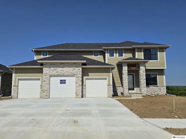 11008 N 172 Street, Bennington, NE 68007