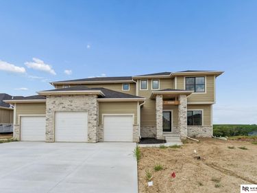 11008 N 172 Street, Bennington, NE 68007