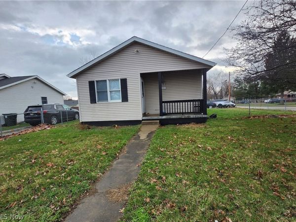 3002 Harmont Avenue NE, Canton, OH 44705