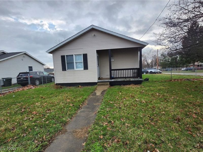 3002 Harmont Avenue NE, Canton, OH 44705 Photo 1