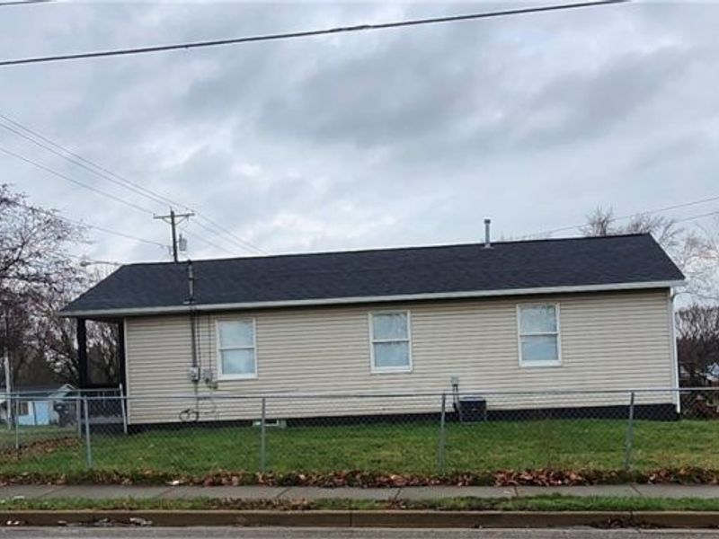 3002 Harmont Avenue NE, Canton, OH 44705 Photo 4