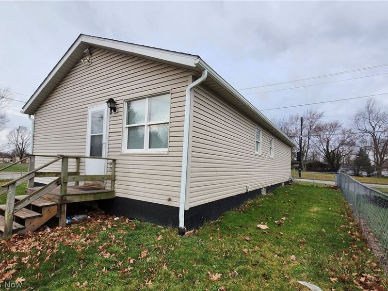 3002 Harmont Avenue NE, Canton, OH 44705 Photo 7