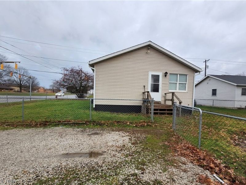 3002 Harmont Avenue NE, Canton, OH 44705 Photo 8