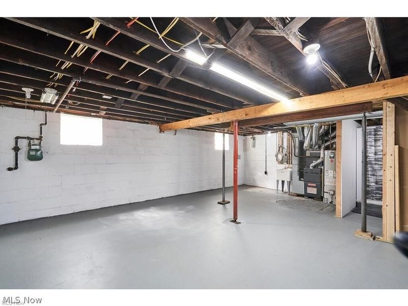 688 Dayton Street, Akron, OH 44310 Photo 5