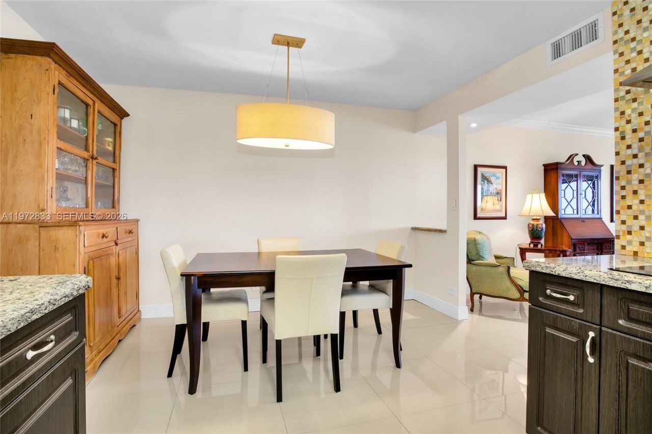 1800 NE 114th St , Unit 711, Miami, FL 33181 Photo