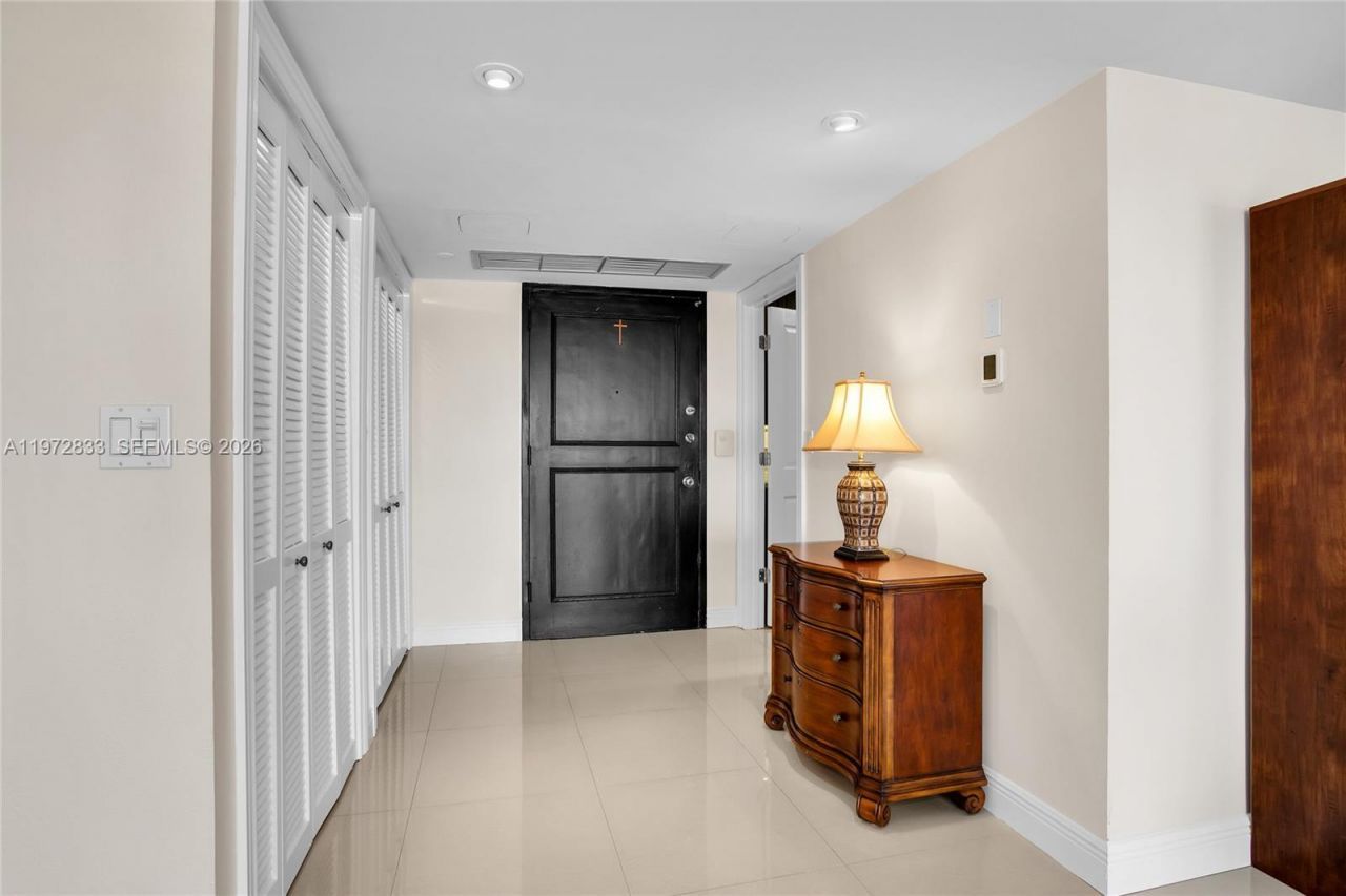 1800 NE 114th St , Unit 711, Miami, FL 33181 Photo