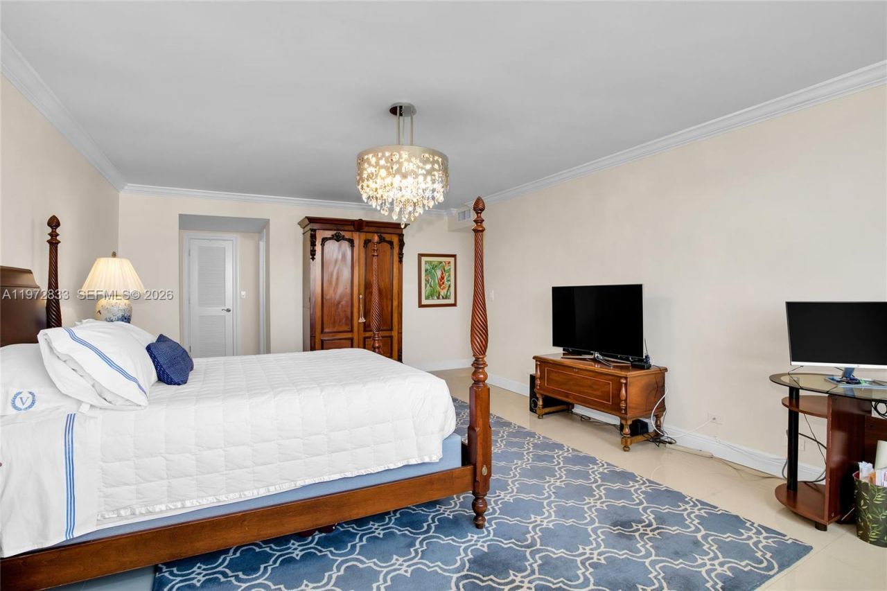 1800 NE 114th St , Unit 711, Miami, FL 33181 Photo