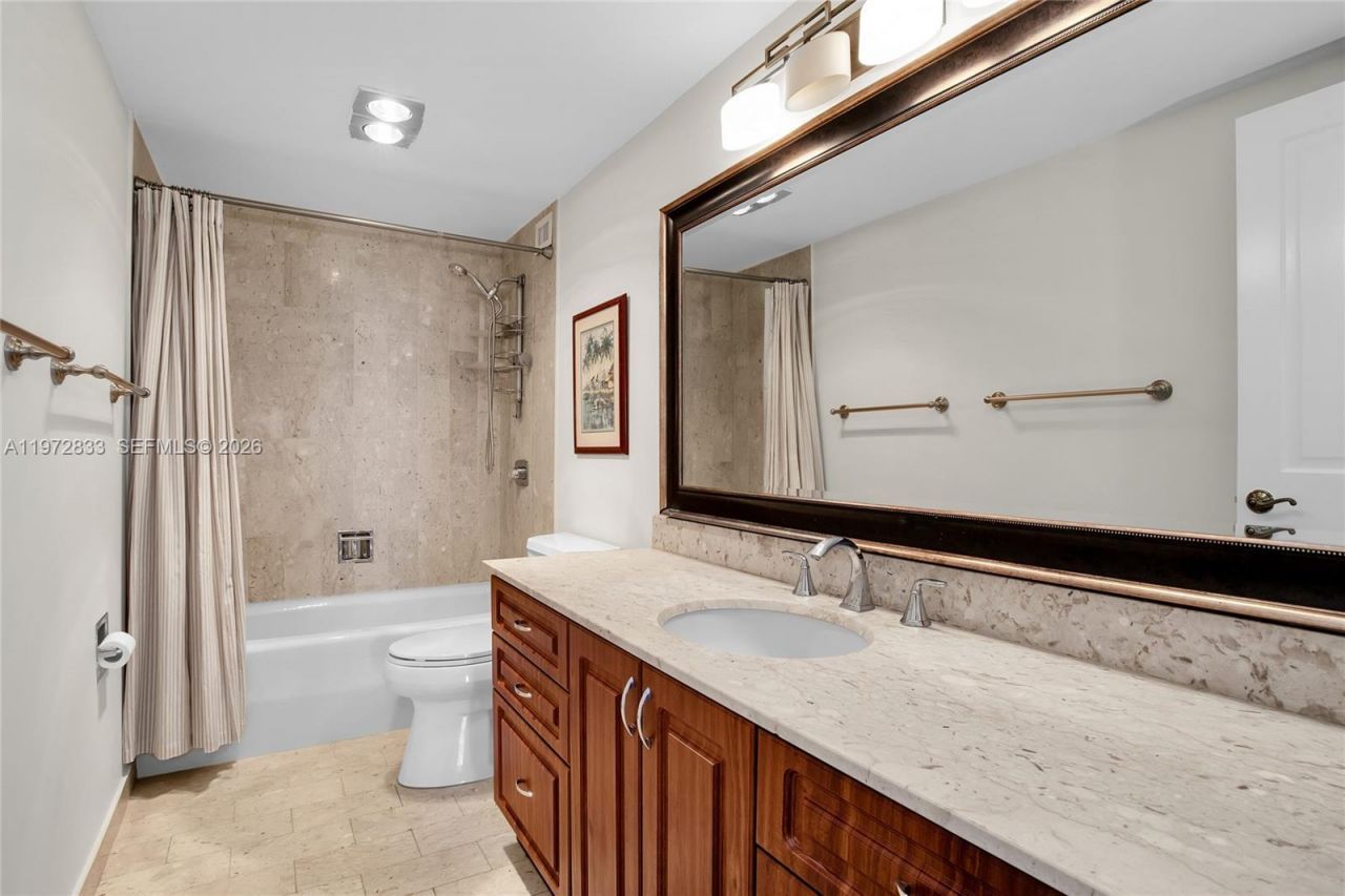 1800 NE 114th St , Unit 711, Miami, FL 33181 Photo